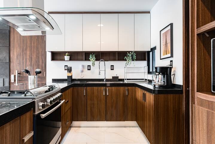 Two Luxurious Apartments with Private Balconies gallery image 3