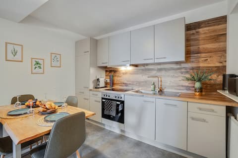 Top performing Airbnb: Jakominiplatz View Suite | 2BR | HERO HOMES Graz in Jakomini