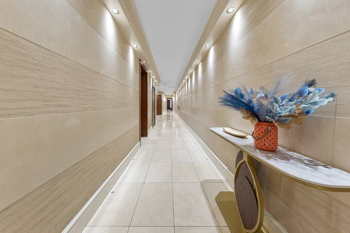 250 SqM MEGA MANSiON gallery image 2