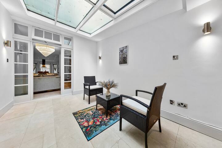 250 SqM MEGA MANSiON gallery image 5