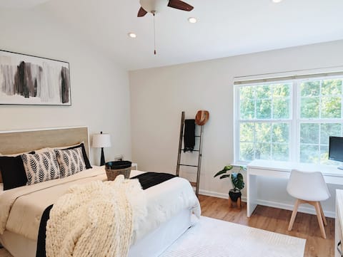 Travelers/professionals, short + long term stays