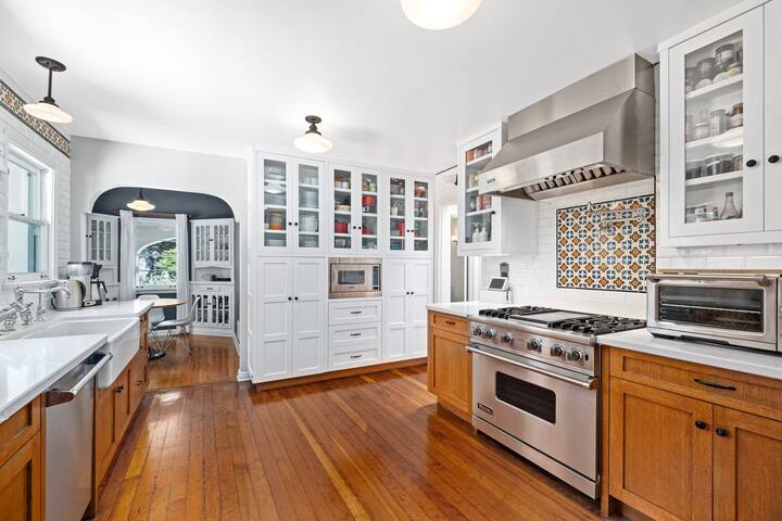 Beautiful Spanish 4+3 w/ Outdoor Spaces gallery image 3