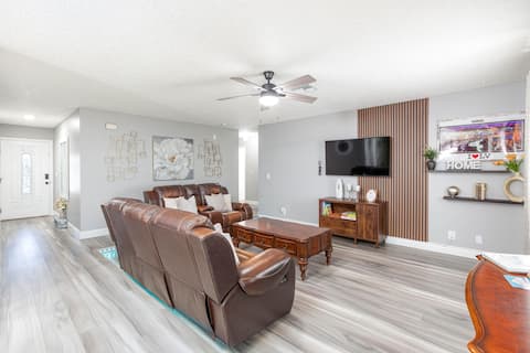 Cozy 3-Bedroom Getaway In Vegas