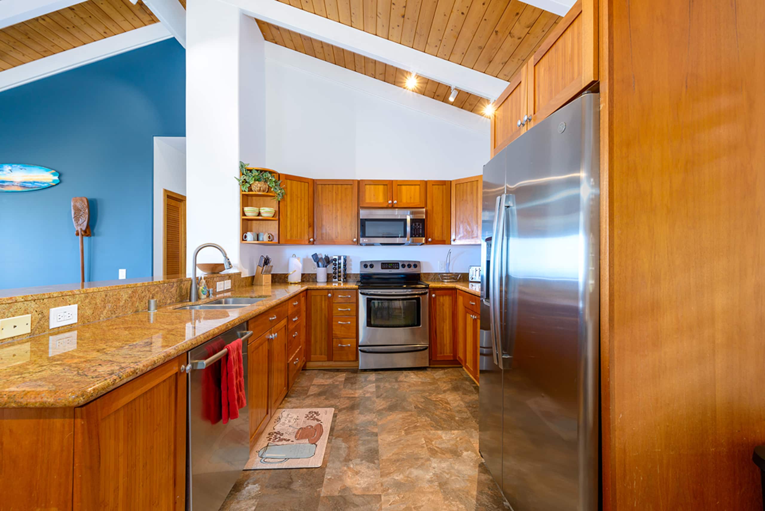 Home in Kailua-Kona · ★4.99 · 4 bedrooms · 8 beds · 3 private baths - Image 11