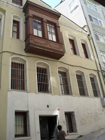 Pashas House Istanbul managed Airbnb listing 1