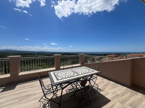 [Sea View] Elegant Apartment with Terrace
