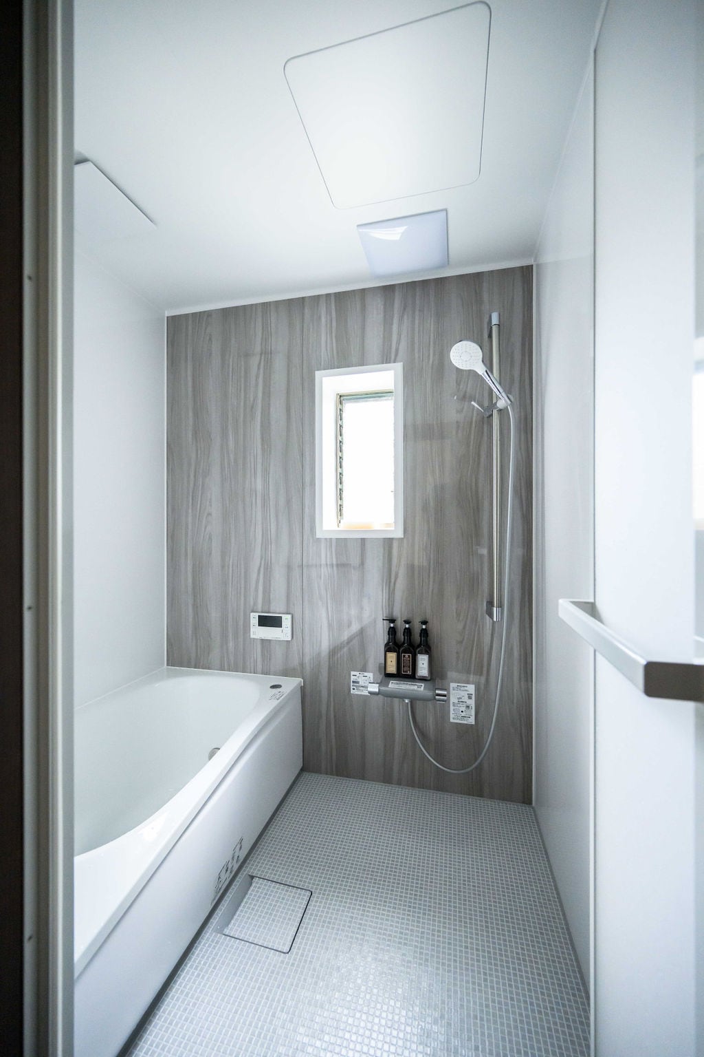 ※浴槽は若干小さめです。