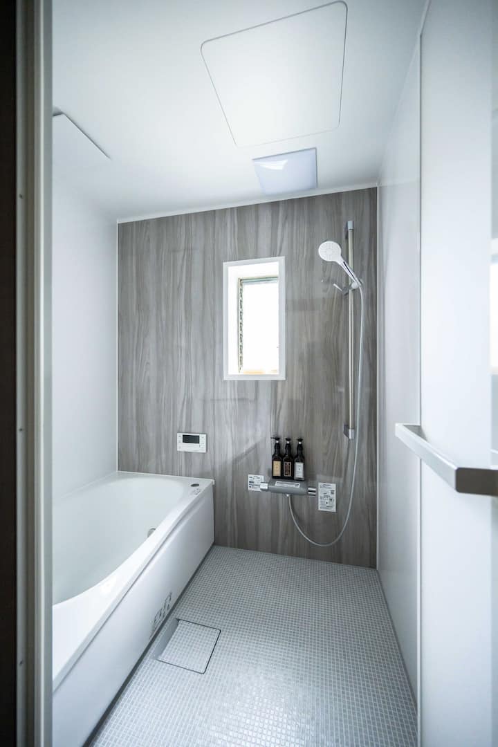 ※浴槽は若干小さめです。