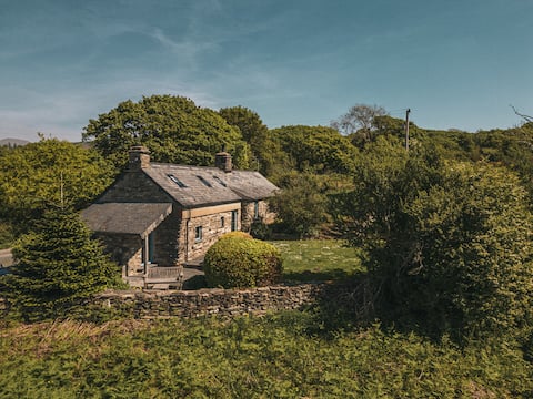 Tranquil three bedroom cottage with a sauna