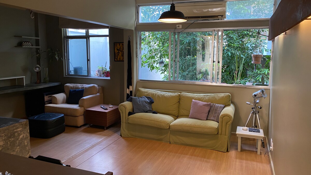 Top performing Airbnb: Comfort loft at the calm Jardim Botânico in Jardim Botânico