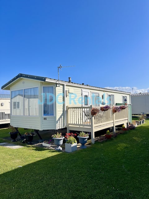 Our 2 bed 2 bath sleeping 6 van - 46