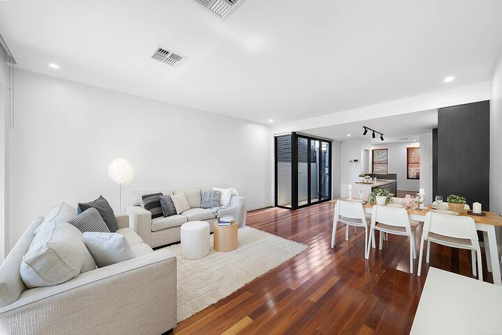 *Jam Home | Newtown Haven close to Sydney CBD gallery image 3