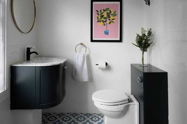 6 Guest, 4 bed Cosy Home – Family Friendly gallery image 4