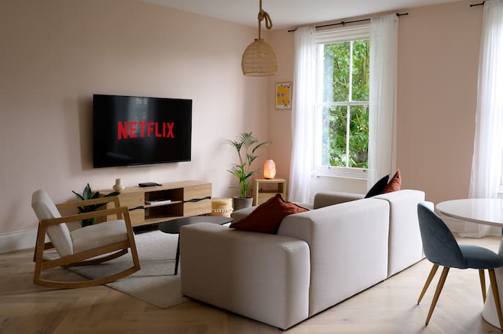 Elegant – 6 Guest, 4 bed Family Home