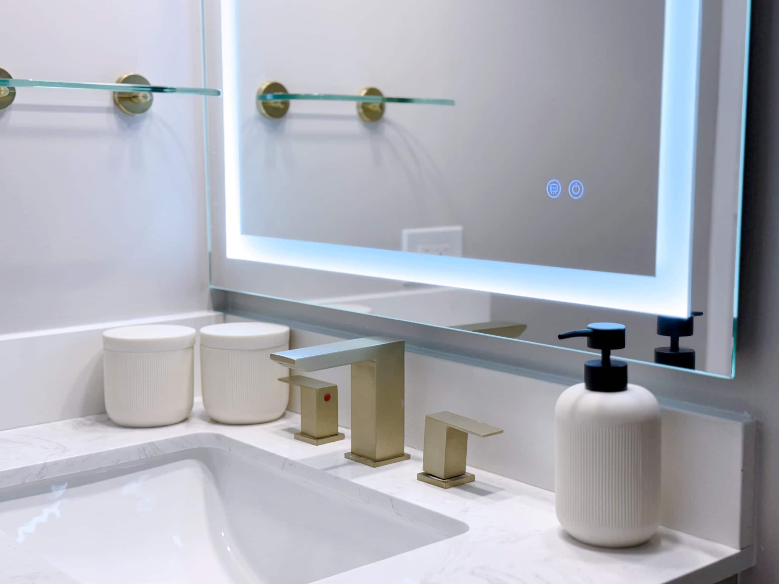 19F-Stunning Modern Studio/2 Queens-Waikiki Beach~ - Image 25