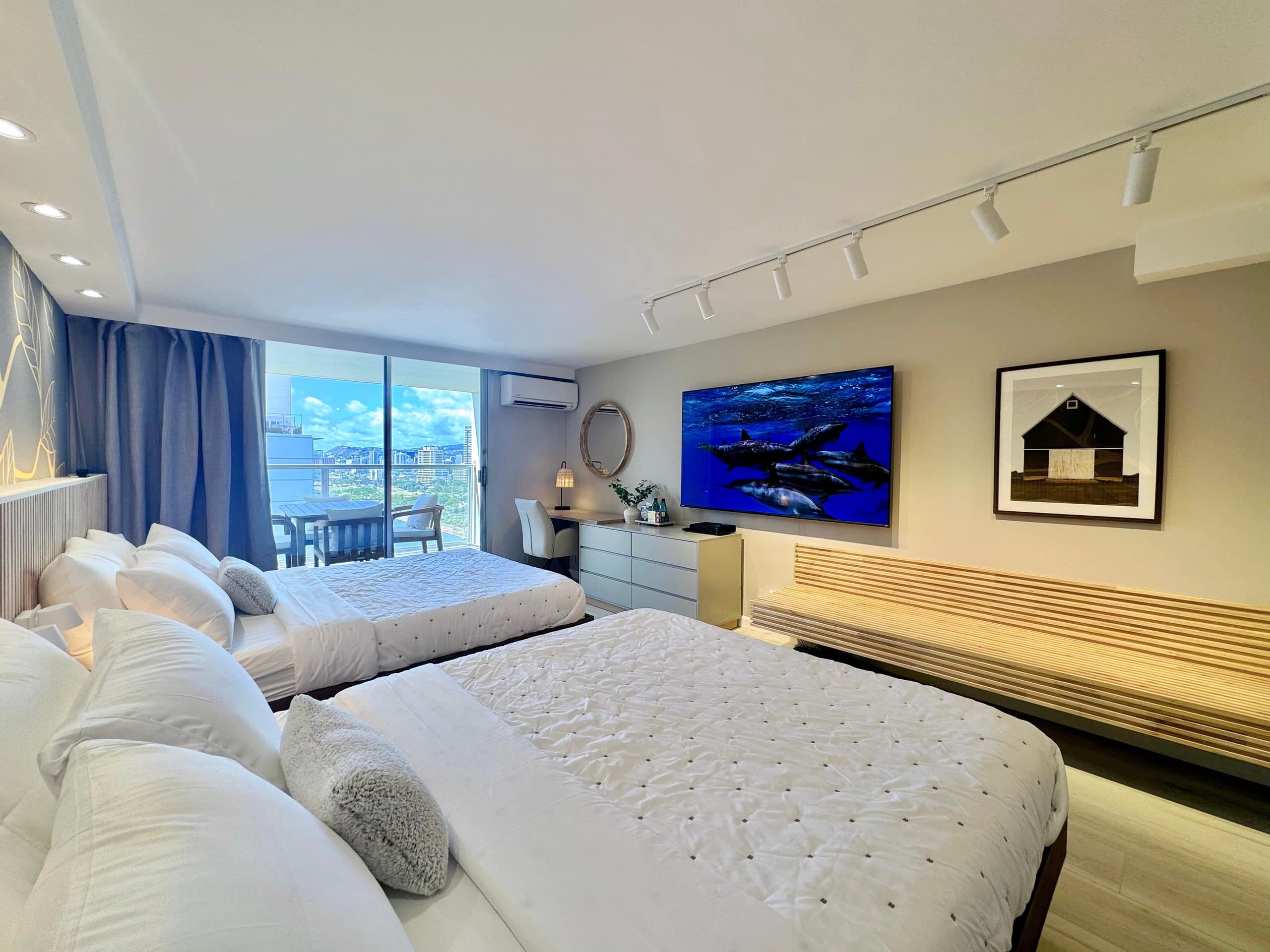 19F-Stunning Modern Studio/2 Queens-Waikiki Beach~ - Image 4