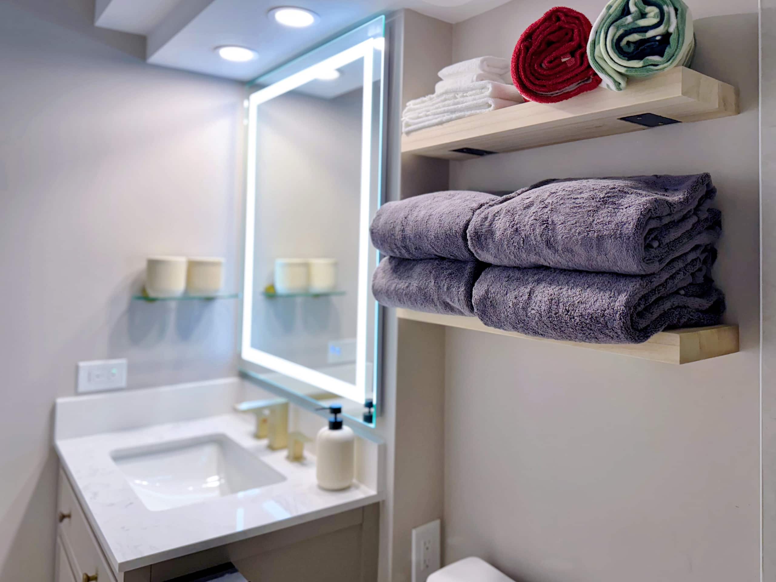 19F-Stunning Modern Studio/2 Queens-Waikiki Beach~ - Image 23