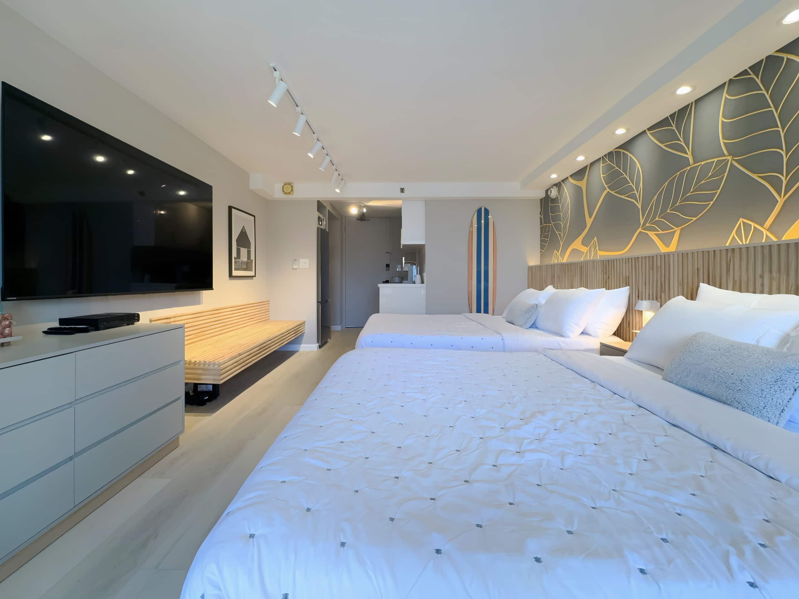 19F-Stunning Modern Studio/2 Queens-Waikiki Beach~ - Image 9