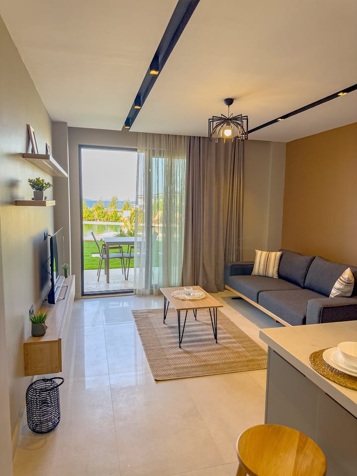 Comfortable 2-br Apt W Pool Access Near Seaside - Cunda Adası