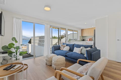 Rose Bay Riverfront—Dreamy Luxury by the Water