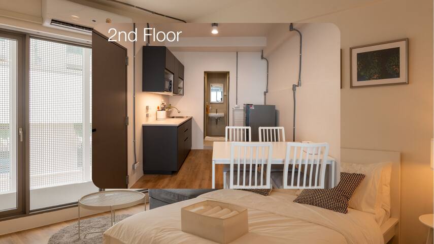 2min BTS-Boat 19PAX 4BR/5 Floors! w/lift gallery image 2