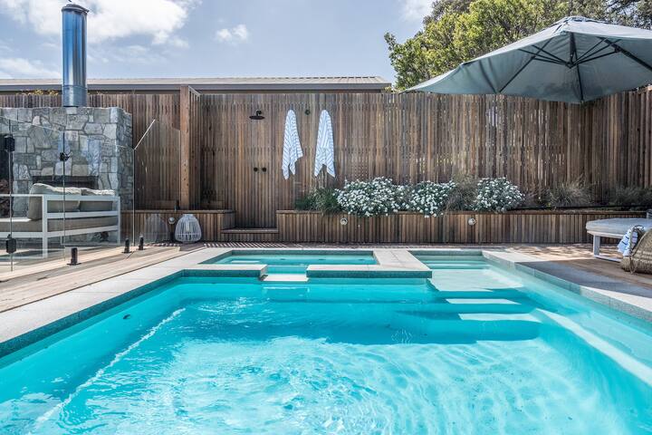 The Hideaway – Sunday for Free