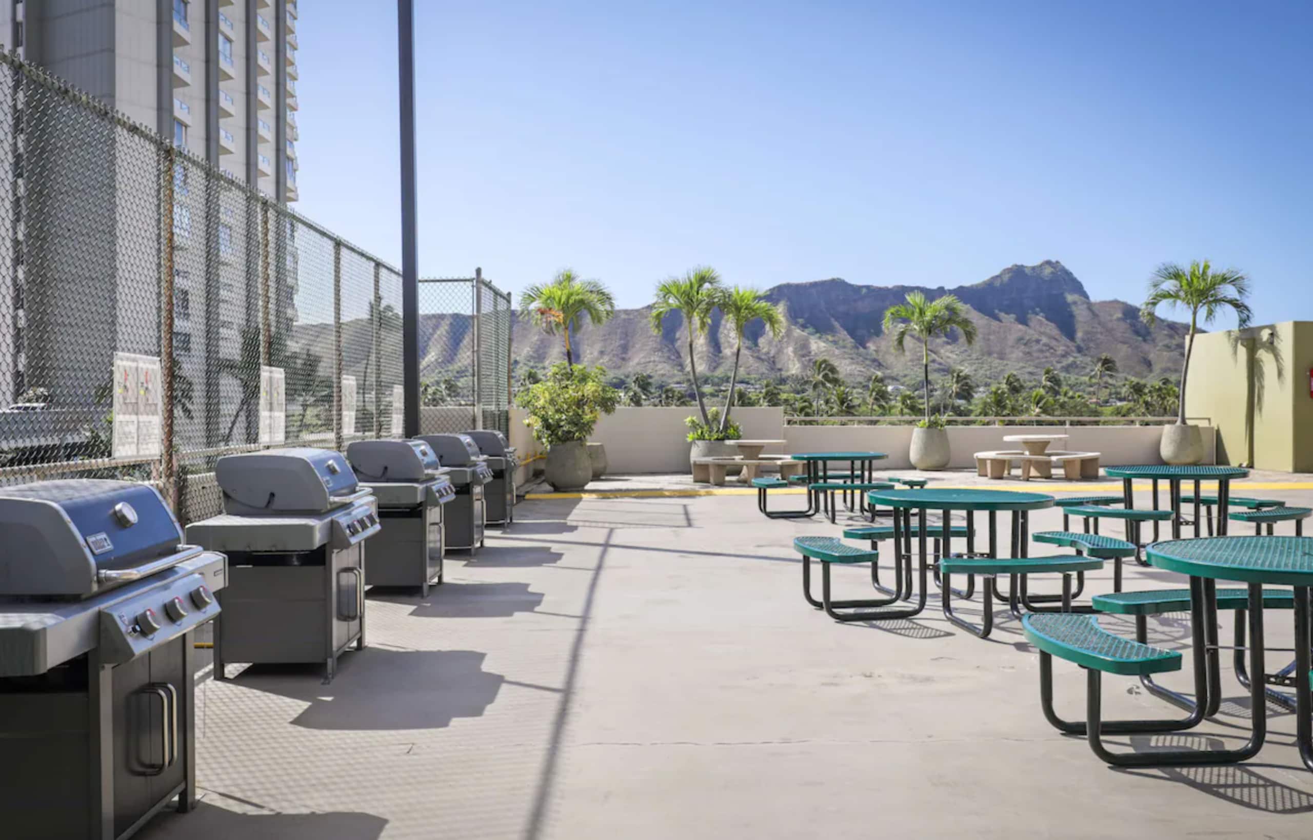 Condo in Honolulu · ★4.93 · 1 bedroom · 2 beds · 1 private bath - Image 19