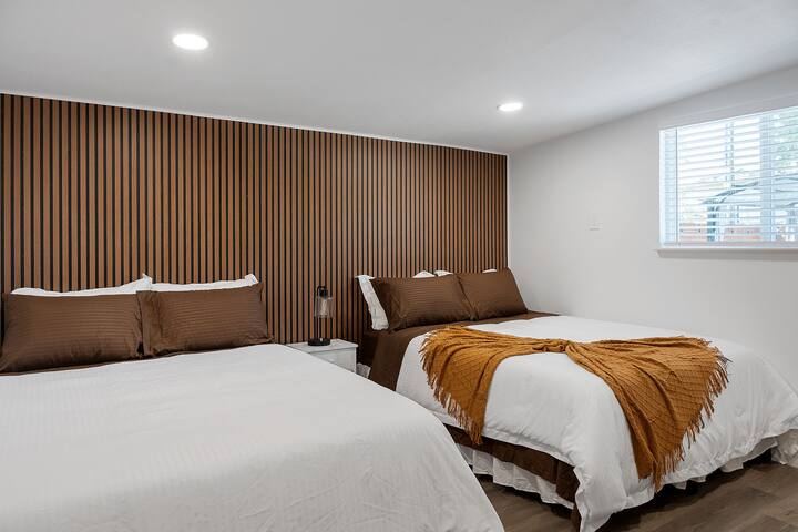 Spacious 5Bdr/5Bath in Downtown FW Stockyards TCU gallery image 5