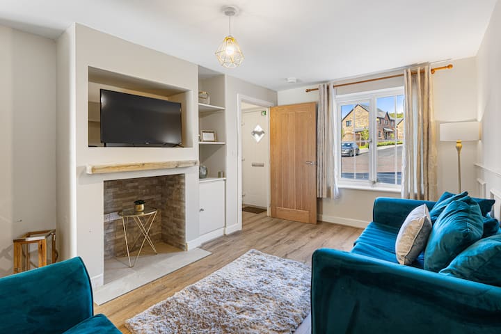 Elegant and Spacious 4BR property in Worsley