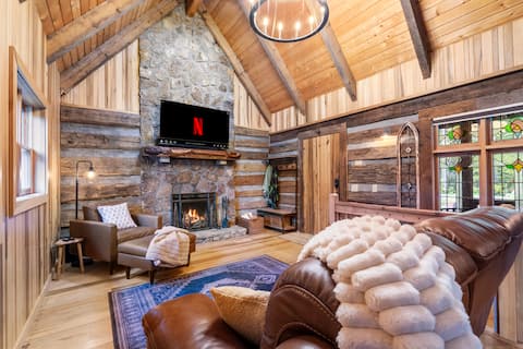 Hot Tub + Blue Ridge Views | Near Linville Falls