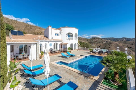 CASA NIVA Villa with sea view for 10 people