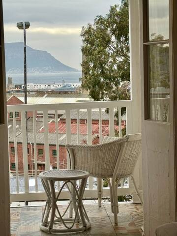 Central Simon’s Town Cottage gallery image 5