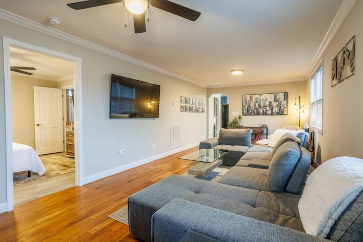 Perfect Cargo District Getaway - Wilmington, NC