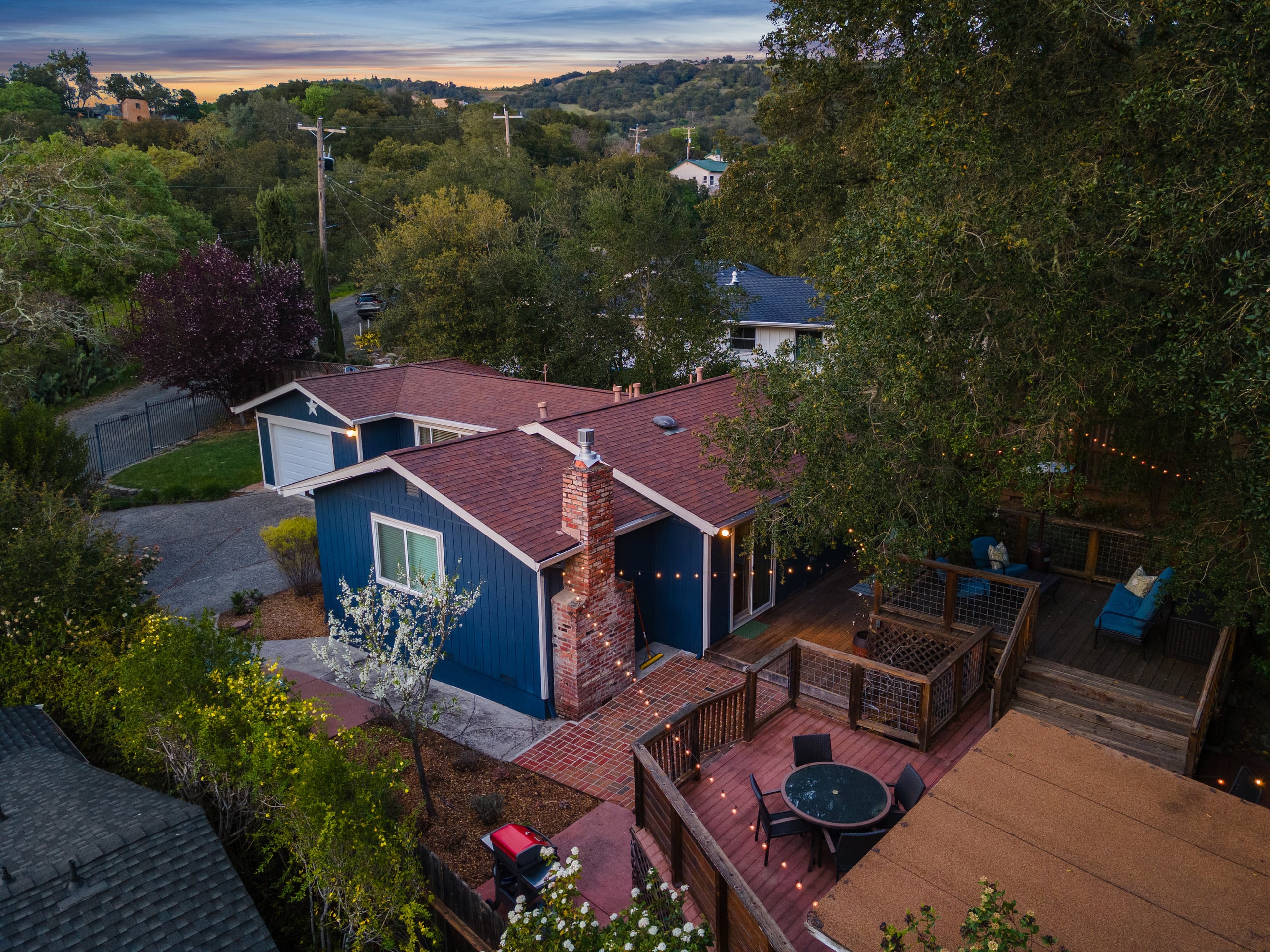 Hilltop Wine Country Retreat with Mountain Views - Photo 38