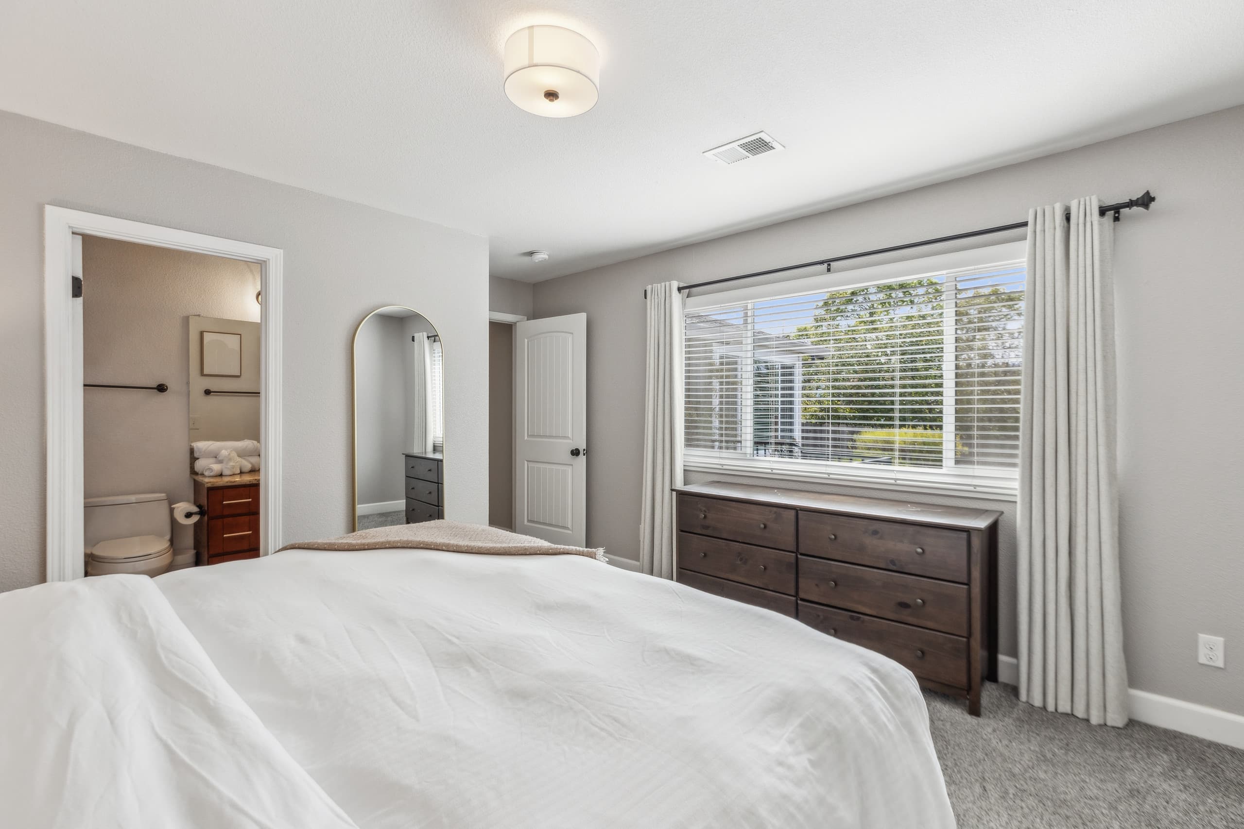Hilltop Wine Country Retreat with Mountain Views - Photo 26