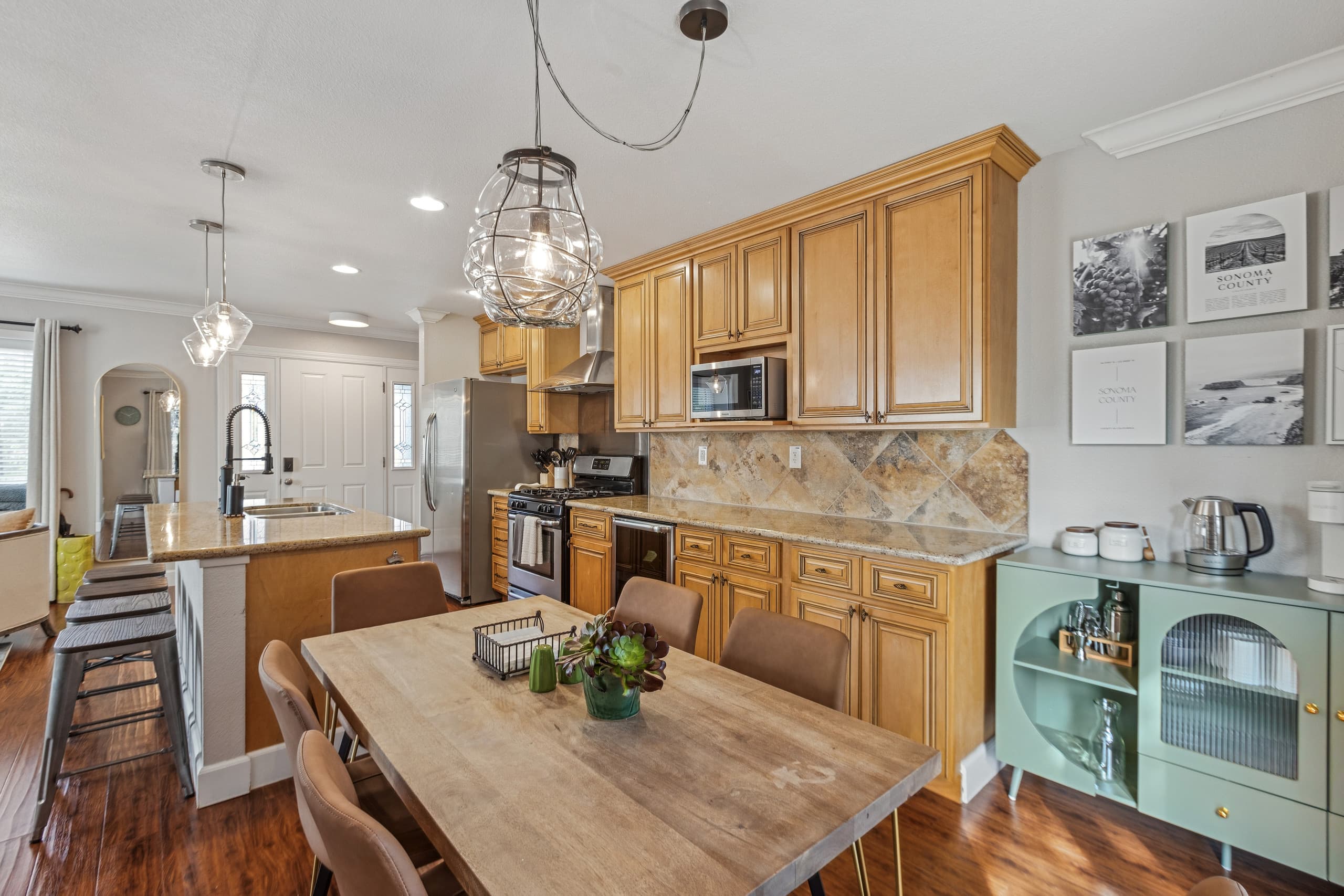 Hilltop Wine Country Retreat with Mountain Views - Photo 20