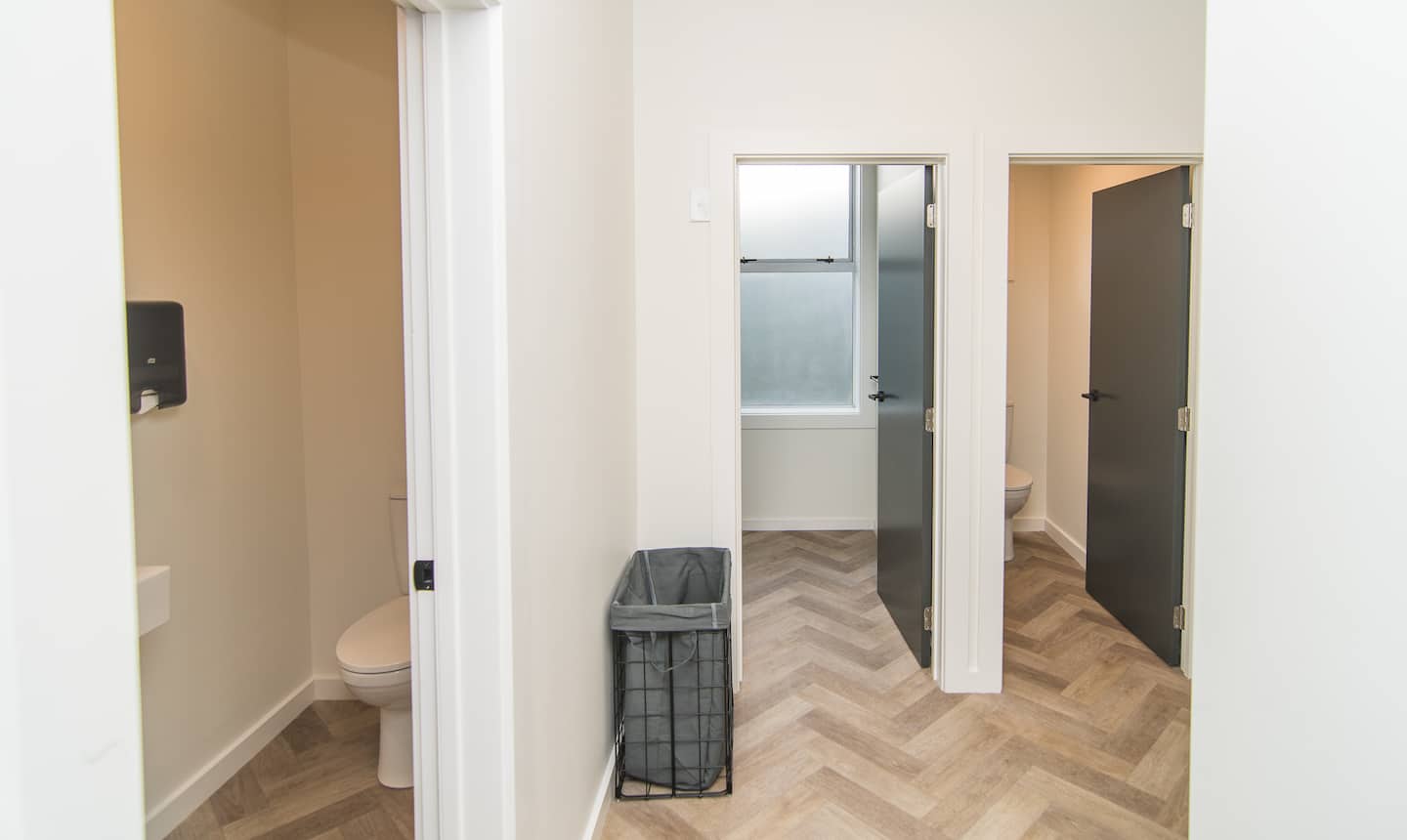 Petite Double Room W/ Shared Bathroom 2