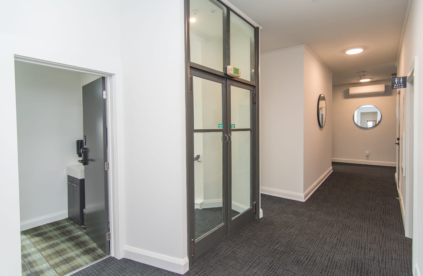 Modest Double Room With Shared Bathroom 4