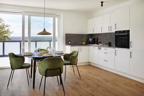 MATT | Penthouse with Rooftop Terrace & Views