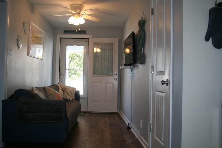 2 Br Beautifully Designed Beach House - Wildwood Crest, NJ