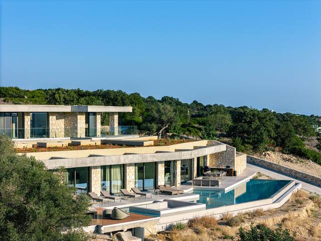 Modern Architecture with Daily Cleaning by etouri gallery image 3