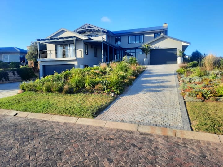Plettenberg Bay Estate House, 4 Bedrooms - Plettenberg Bay