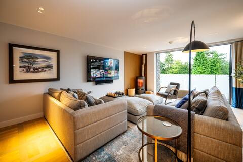Top performing Airbnb: Luxury 4-Bed Home Near Shrewsbury Centre in Shrewsbury