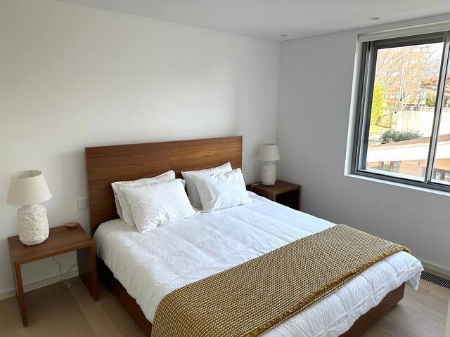 Stunning Modern Porto Home overlooking Douro River gallery image 5