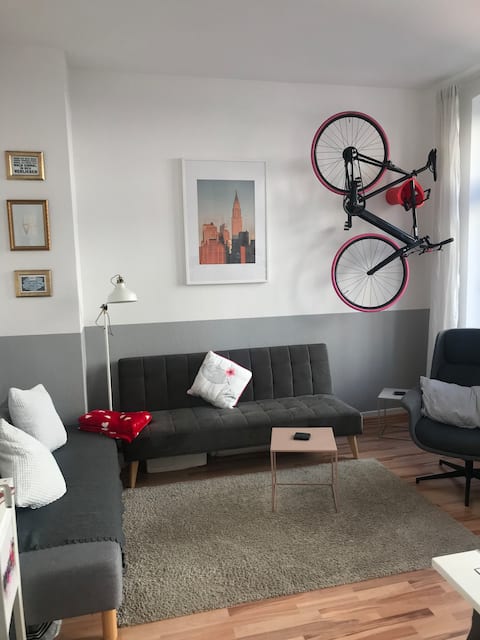 Beliebte Airbnb-Anzeige: Charming 2-room old building apartment in a popular location! in Ottensen