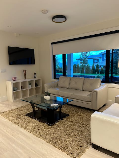 Popular Airbnb listing: Luxury Guest Suite/Vacation Rental in Abbotsford in Abbotsford