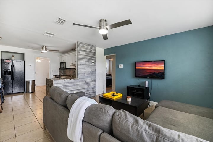 The Seaside Escape - Ormond Beach, FL