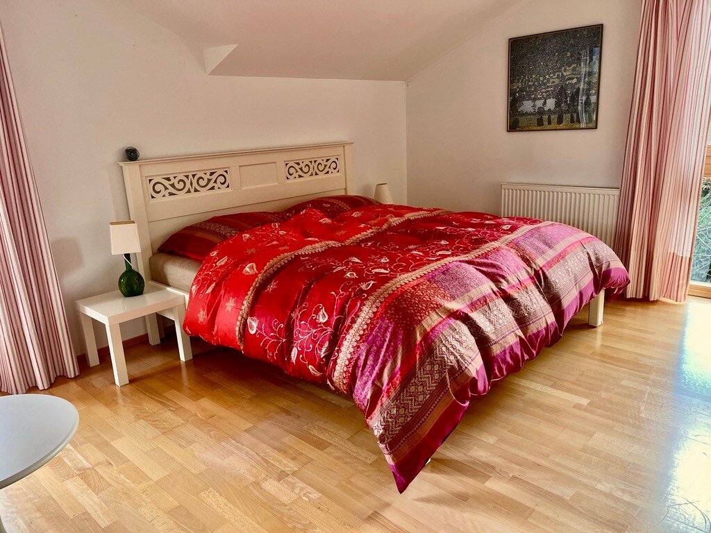 Dormitorio Gustav Klimt con cama doble grande