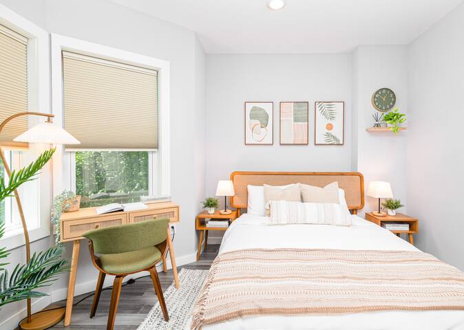 Downtown JC | 1-Min Walk to PATH | 15 Min to NYC! gallery image 4