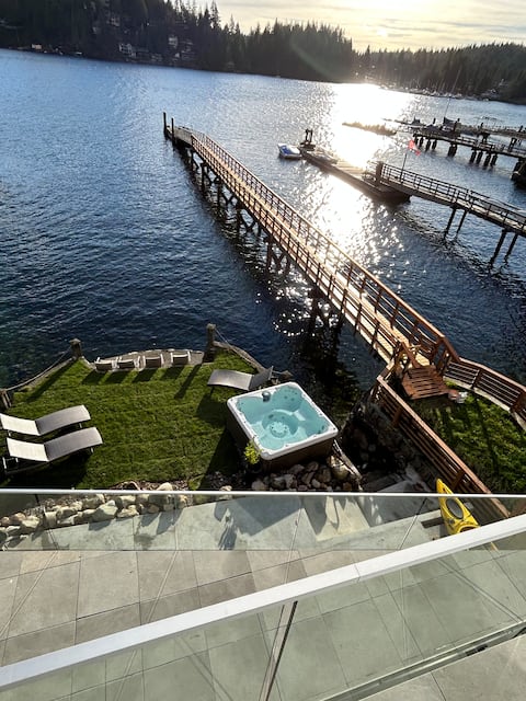 North Vancouver Deep Cove Oceanfront Home